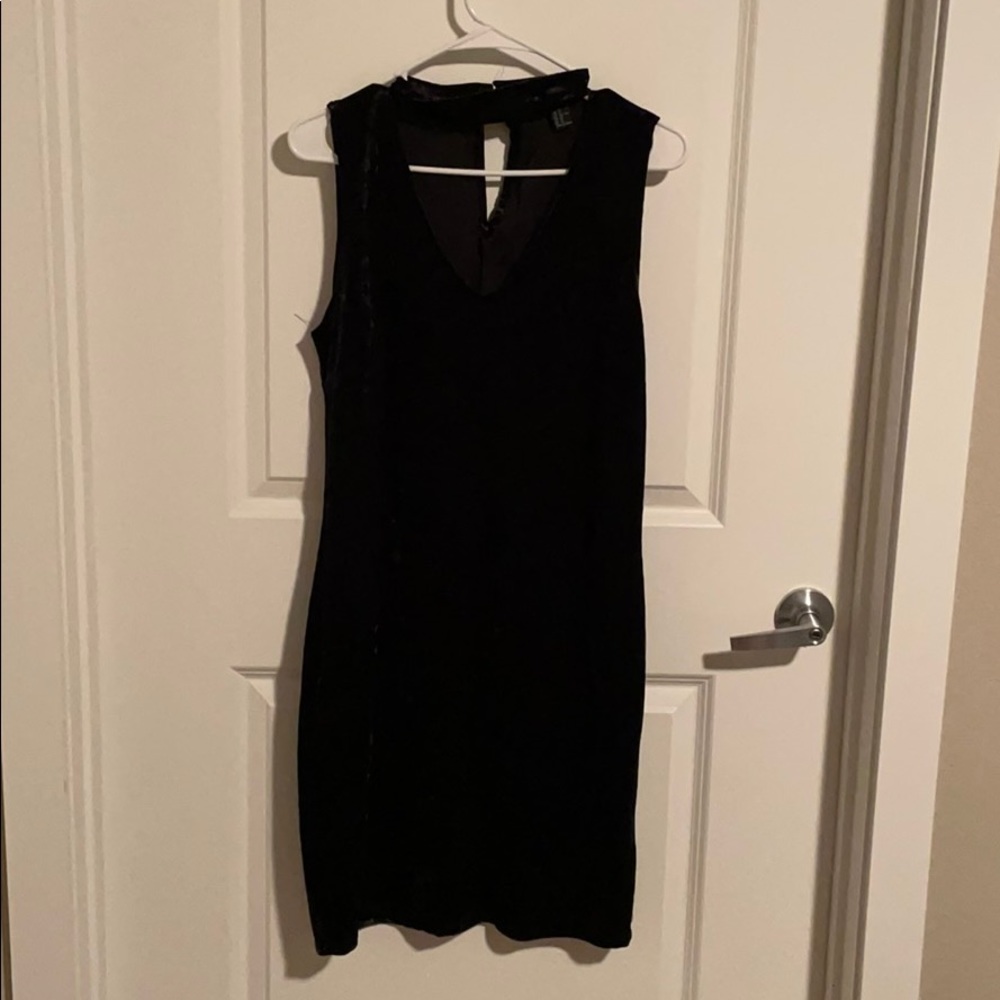 💖 Black velvet bodycon dress